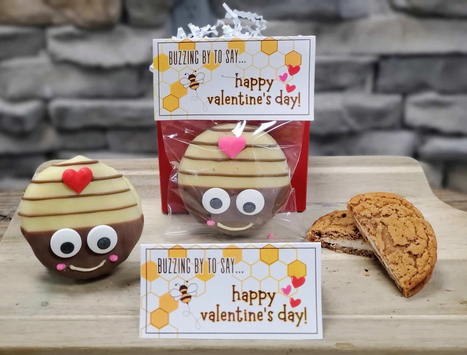 Chocolate Valentine Bee Oatmeal Cream Pie