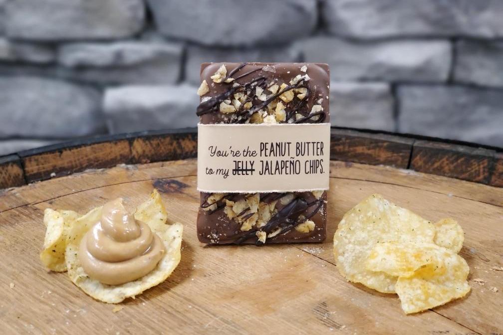 Chocolate Mini Peanut Butter & Jalapeño Chip Bar